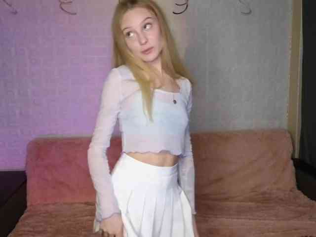 SandraSanvee webcam