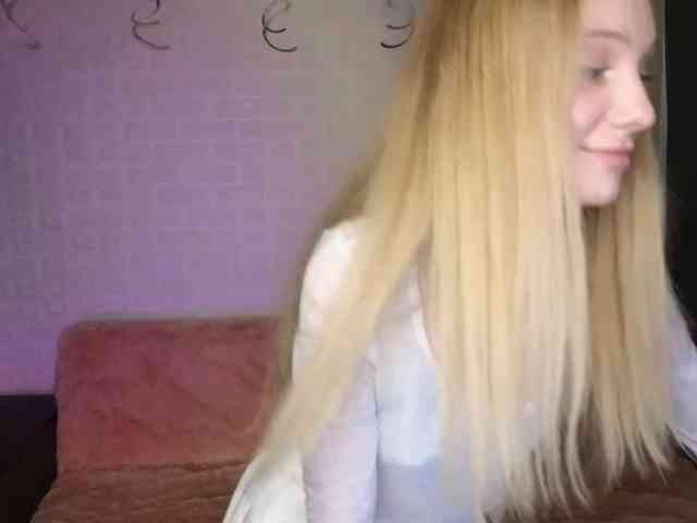 SandraSanvee webcam