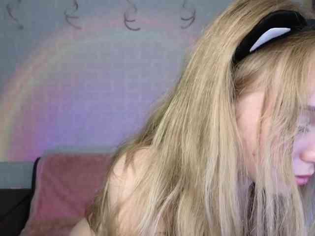 SandraSanvee webcam