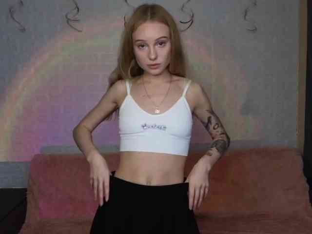 SandraSanvee webcam