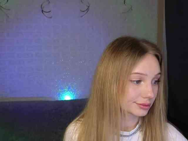 SandraSanvee webcam