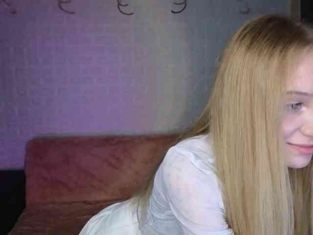 SandraSanvee webcam