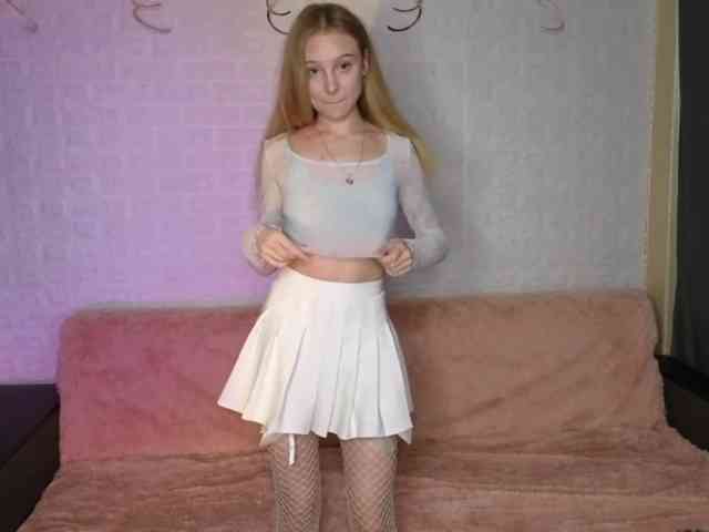 SandraSanvee webcam