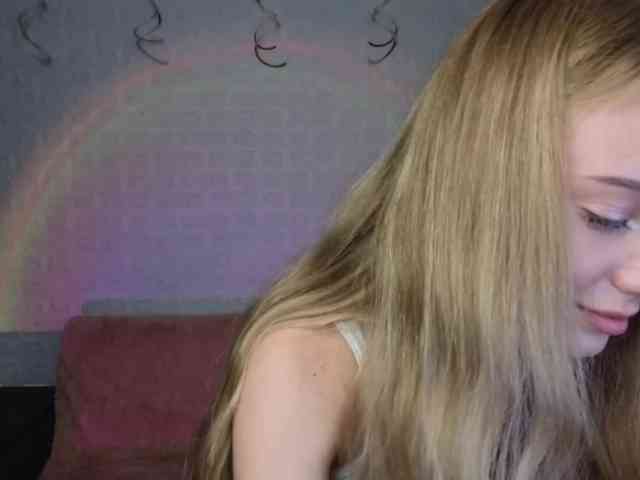 SandraSanvee webcam