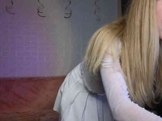 SandraSanvee webcam