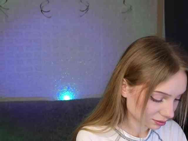 SandraSanvee webcam
