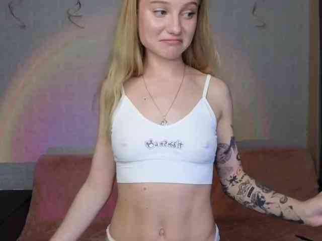 SandraSanvee webcam
