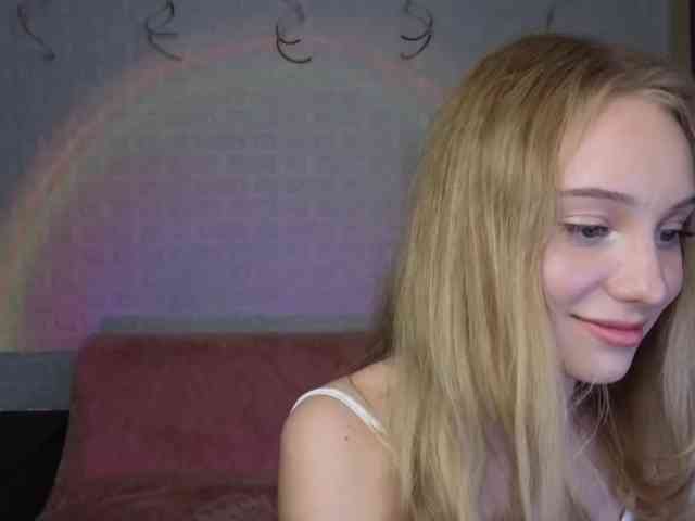 SandraSanvee webcam