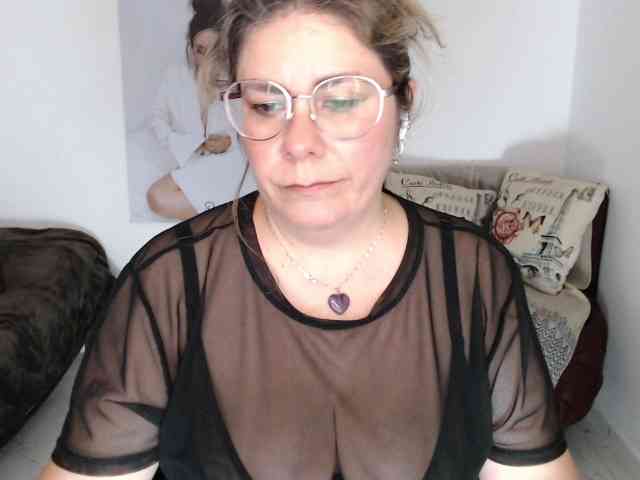 Diva-Hot82 webcam