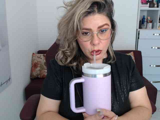 Diva-Hot82 webcam