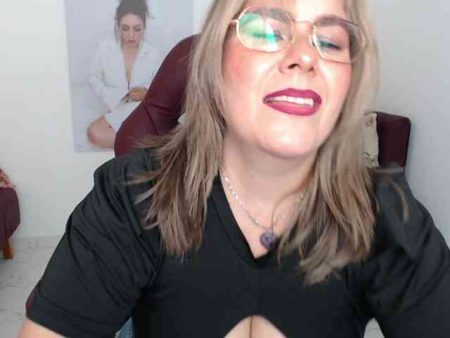 Diva-Hot82 webcam