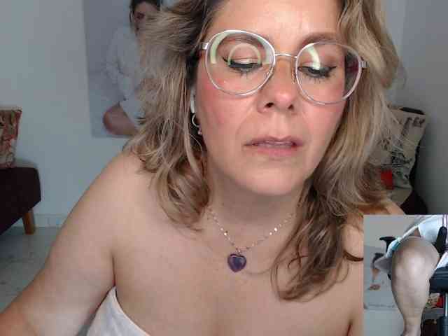 Diva-Hot82 webcam