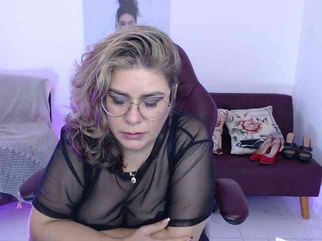 Diva-Hot82 webcam