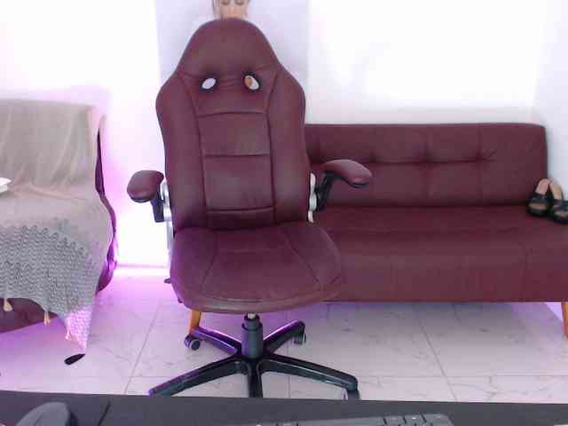 Diva-Hot82 webcam