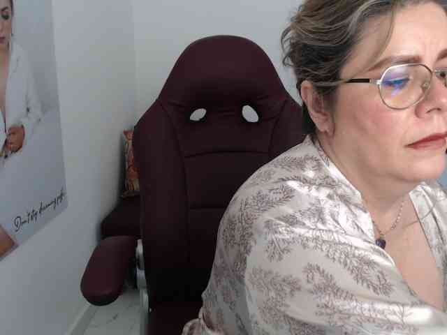 Diva-Hot82 webcam