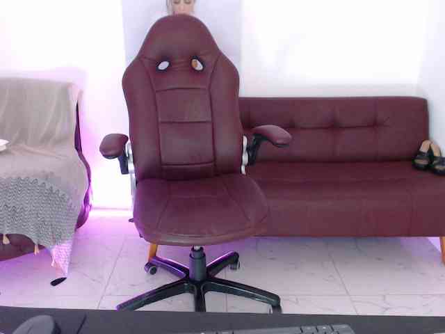 Diva-Hot82 webcam
