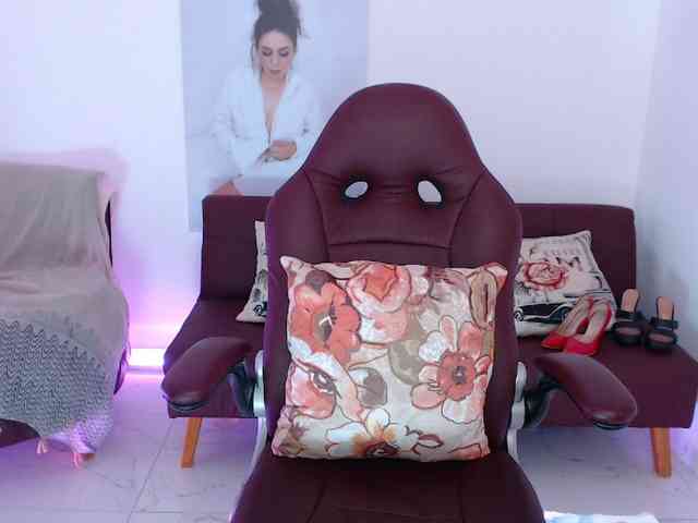 Diva-Hot82 webcam