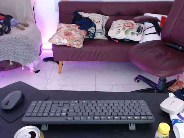Diva-Hot82 webcam