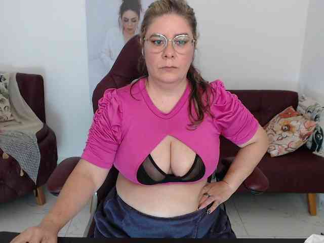 Diva-Hot82 webcam