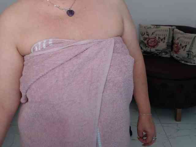 Diva-Hot82 webcam
