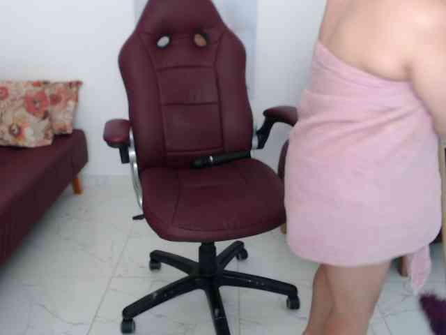 Diva-Hot82 webcam