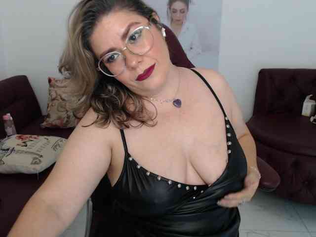 Diva-Hot82 webcam