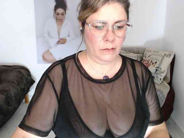Diva-Hot82 webcam
