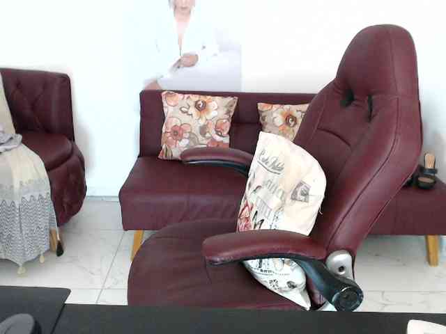 Diva-Hot82 webcam