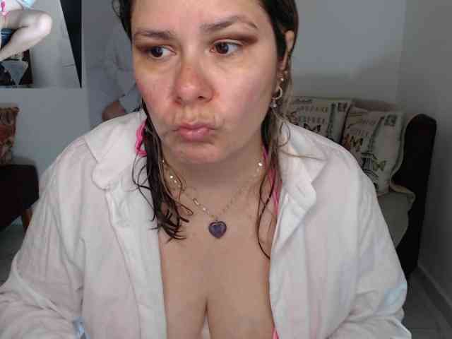 Diva-Hot82 webcam