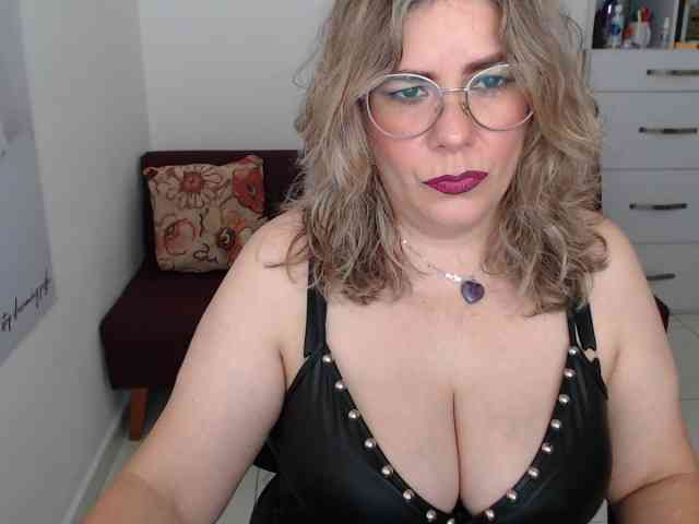 Diva-Hot82 webcam