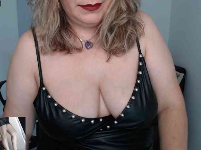 Diva-Hot82 webcam