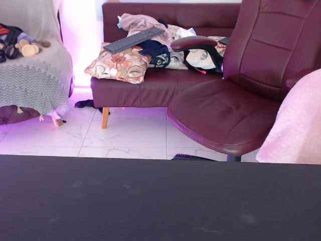 Diva-Hot82 webcam