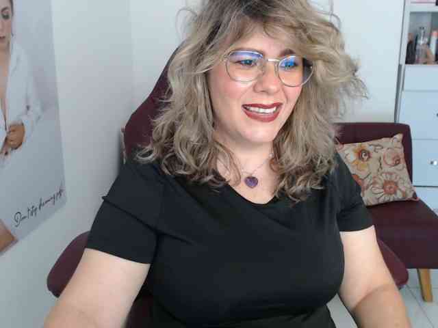 Diva-Hot82 webcam