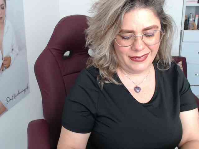 Diva-Hot82 webcam
