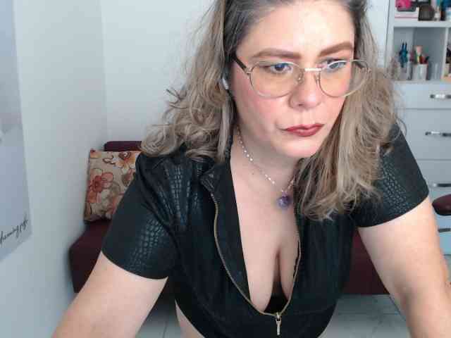 Diva-Hot82 webcam