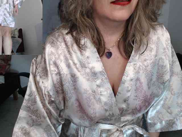 Diva-Hot82 webcam