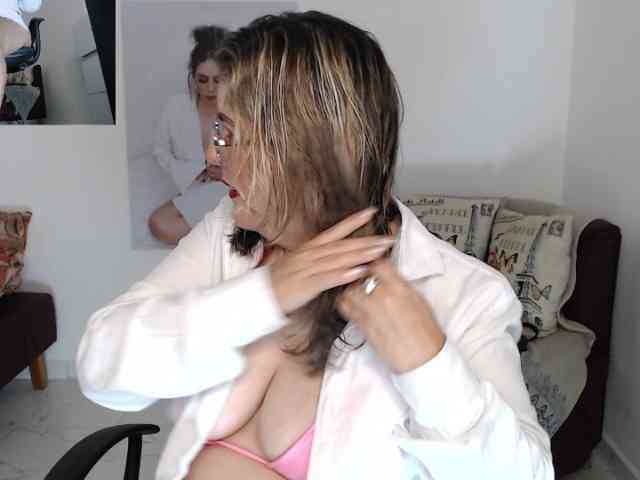 Diva-Hot82 webcam