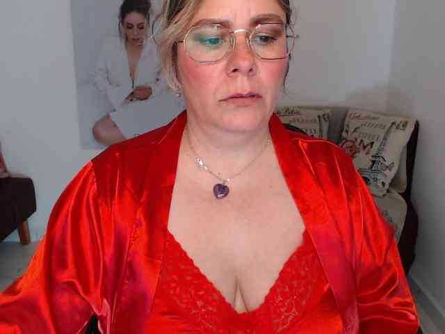 Diva-Hot82 webcam