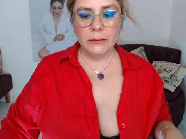Diva-Hot82 webcam