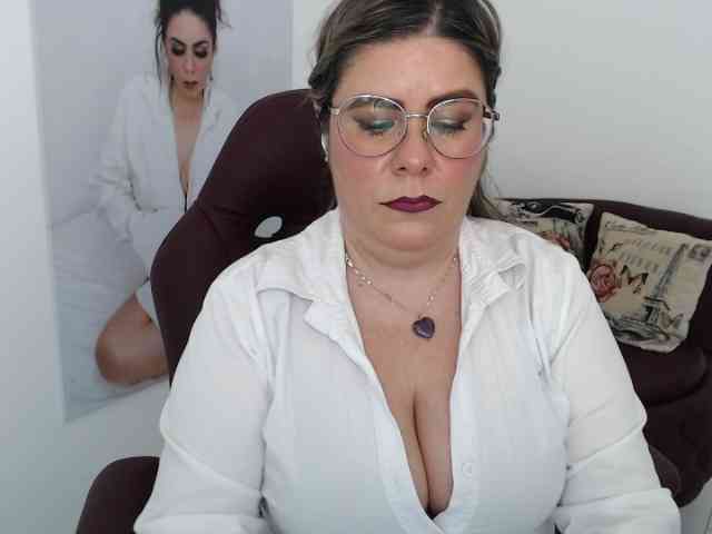 Diva-Hot82 webcam