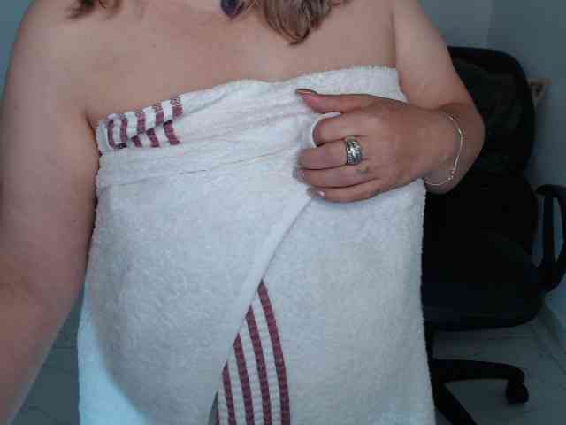 Diva-Hot82 webcam