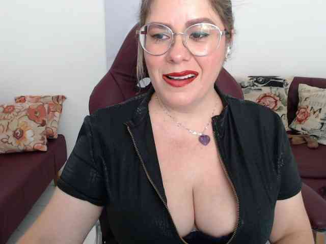 Diva-Hot82 webcam