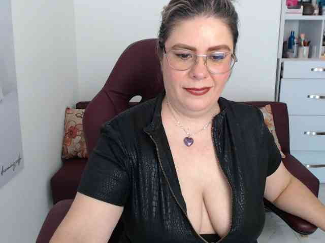 Diva-Hot82 webcam