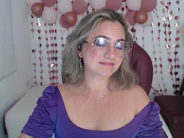 ana-milf's BongaCams show and profile