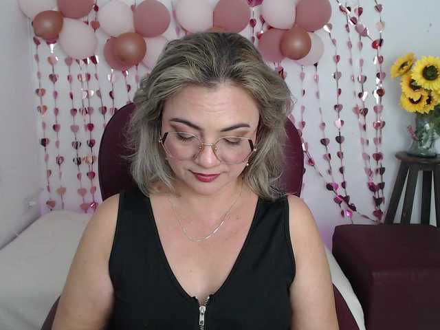 ana-milf's BongaCams show and profile
