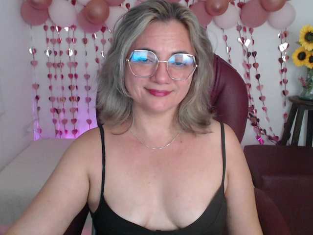 ana-milf's BongaCams show and profile