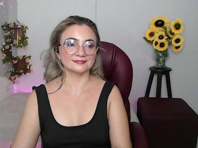 ana-milf's BongaCams show and profile