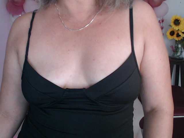 ana-milf's BongaCams show and profile