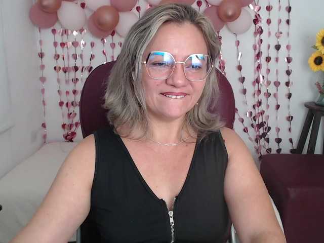 ana-milf's BongaCams show and profile