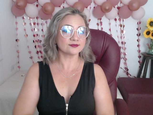 ana-milf's BongaCams show and profile